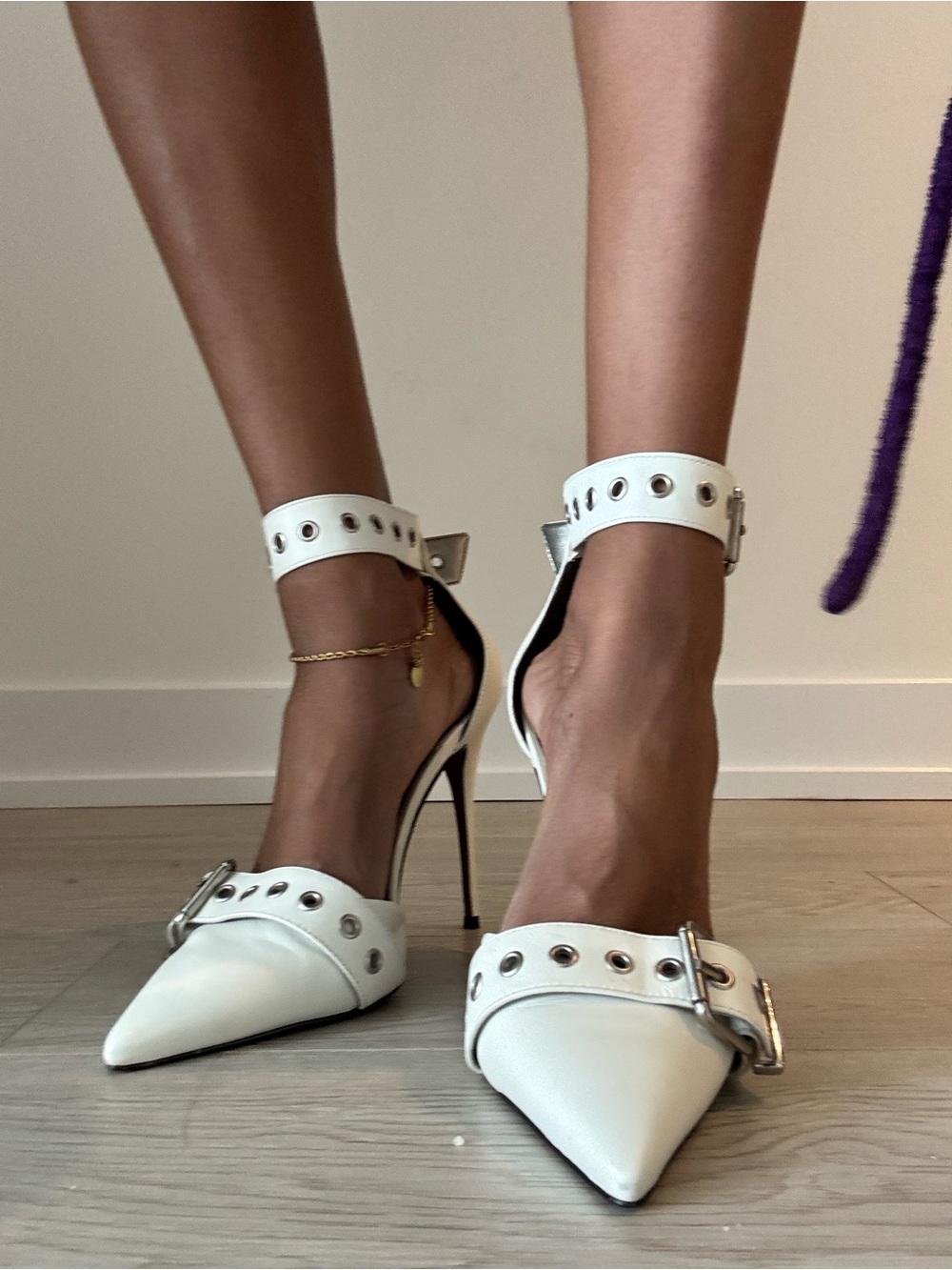 L'INTERVALLE White Pointed Buckle Ankle-Strap Heels